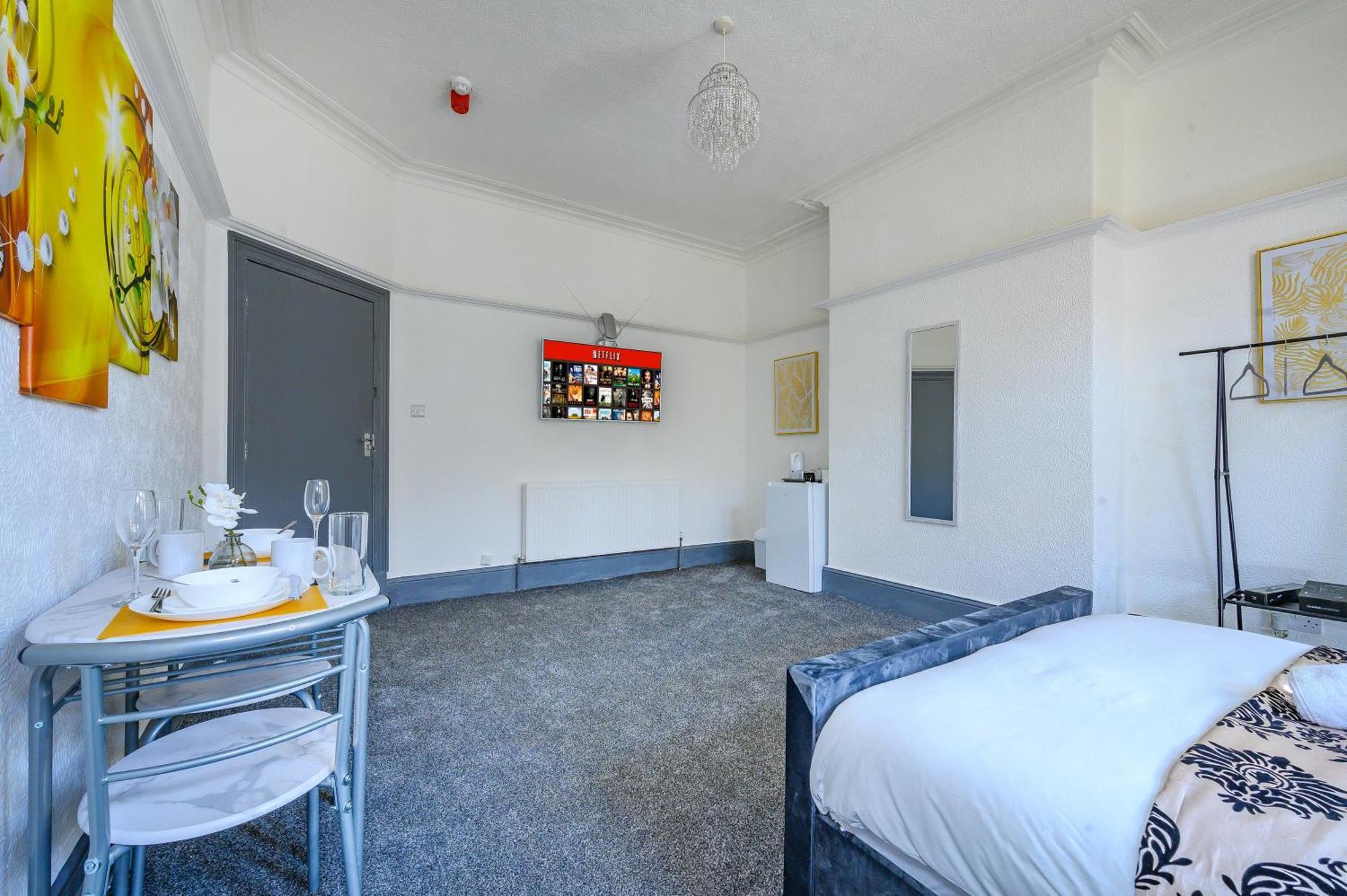 -Rf7H- For Your Relaxed & Cosy Free Parking Leeds  Exterior foto